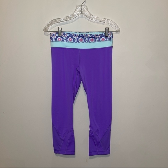 Lululemon Woman Cropped Leggings Size 6 - Picture 4 of 5